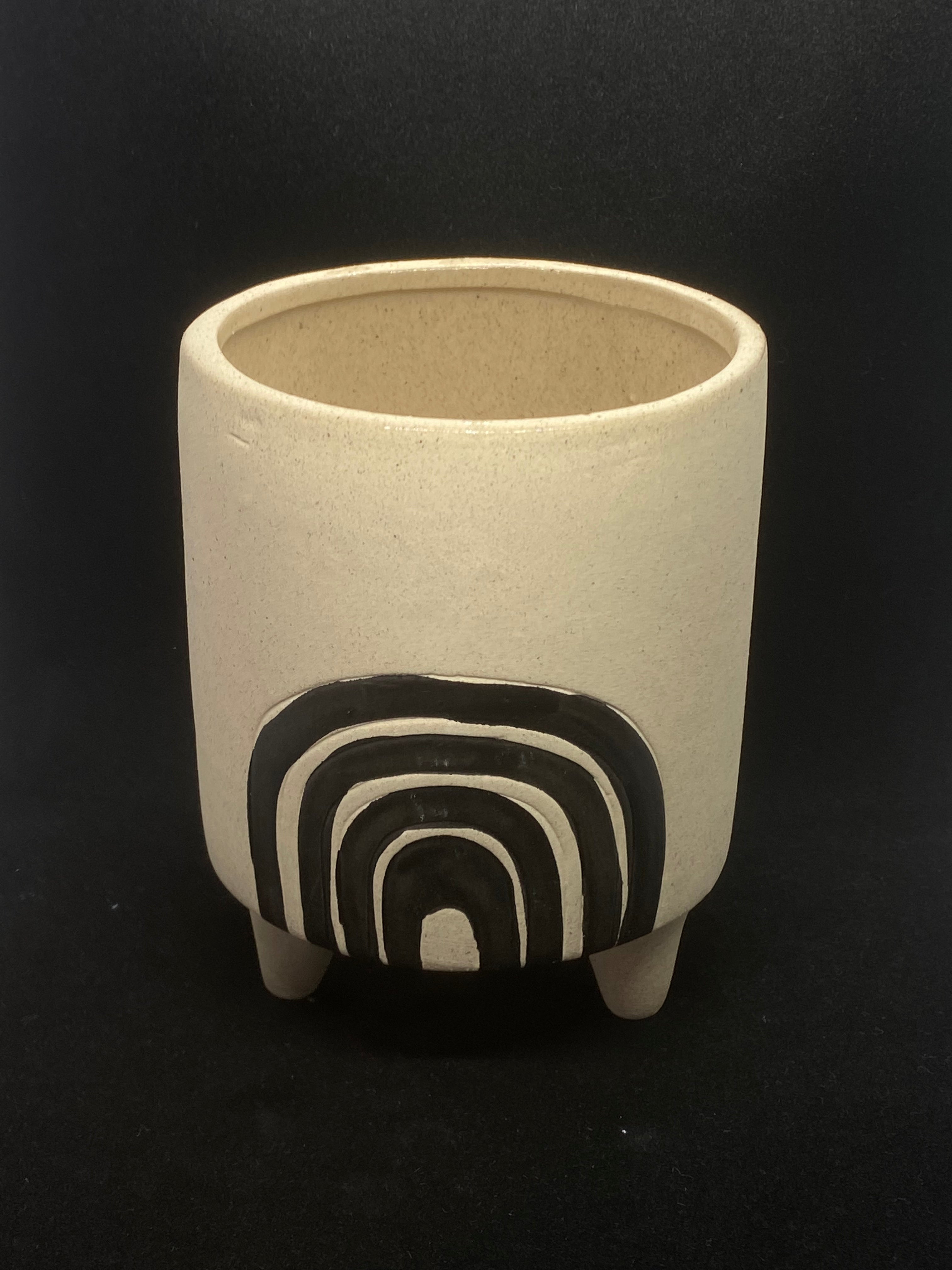 Beige/Black Rainbow Pot